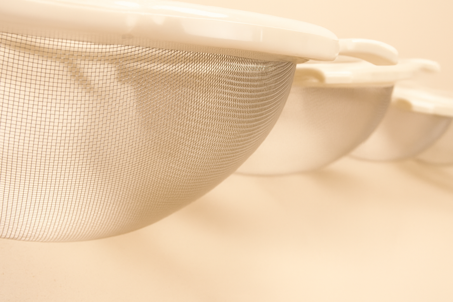 Colino realizzato con plastica bio-based da fonti rinnovabili e rete in acciaio inox AISI 304, cm.7